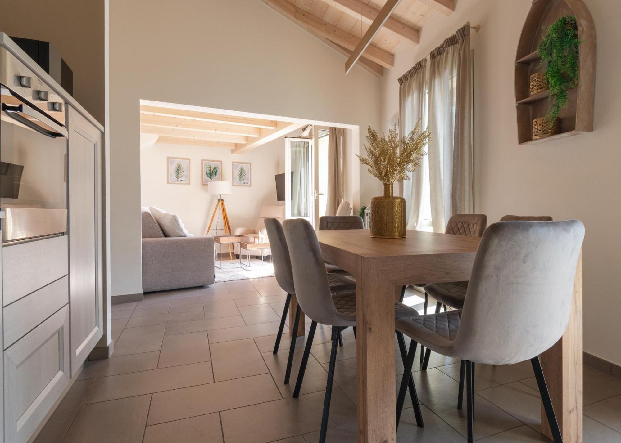 לואינו Charming Moment Di Villa Porta - Casa Dolce מראה חיצוני תמונה
